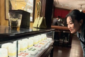 贾玲43岁生日照惊艳亮相，瘦身成功气质大变