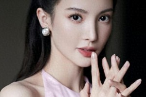 金晨：从演员到舞蹈女神，《孤注一掷》成就多彩历程