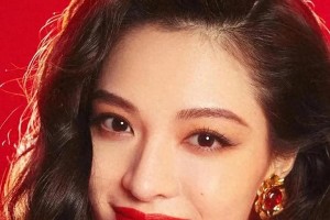 钟楚曦：从《芳华》到多面演员的时尚蜕变