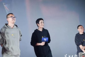 朱一龙颠覆形象《人生大事》武汉首映 殡葬题材引热议
