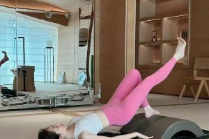 蒋梦婕运动风造型爆火 自律身材与自信态度获赞