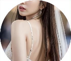 李一桐黑色连衣裙造型
